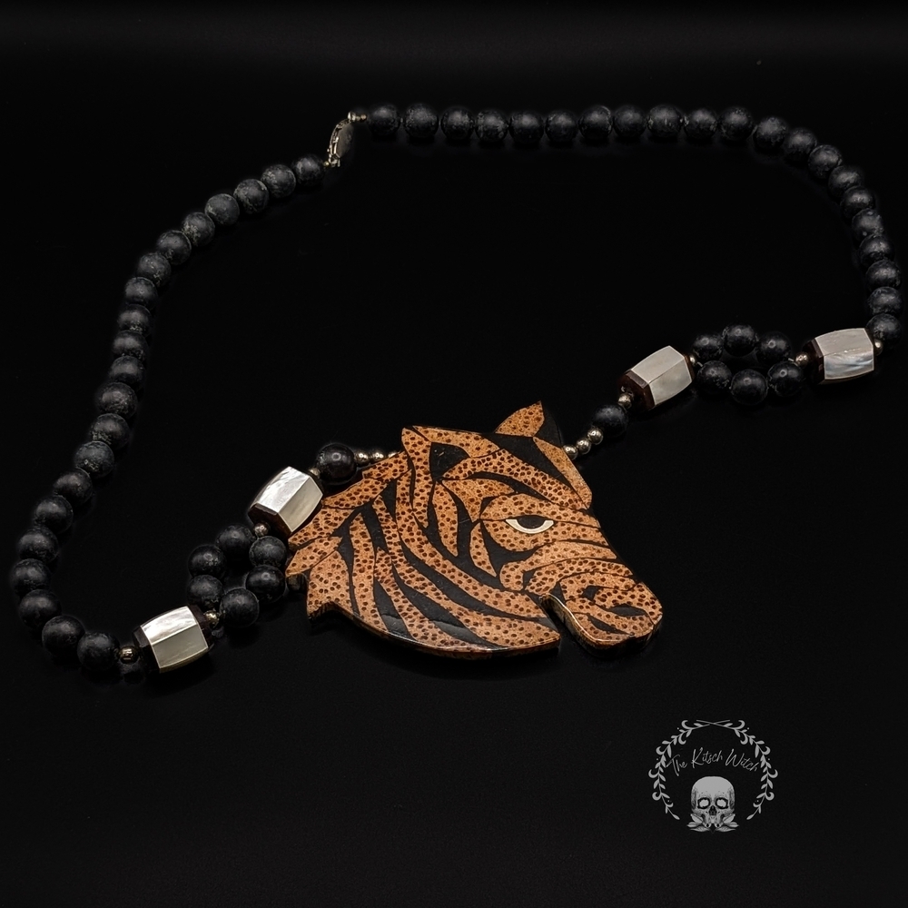 Vintage Early LEE SANDS Zebra Coconut Wood Necklace with Mother Of Pearl Accents - Picture 3 of 8